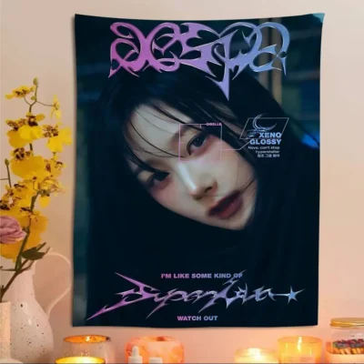 aespas Giselle Xeno Glossy Tapestry