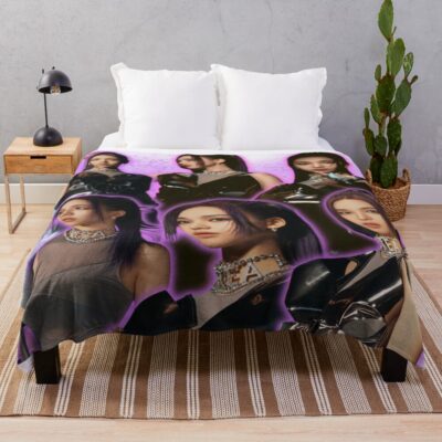 Karina Of Aespa Throw Blanket