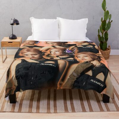 Ningning Of Aespa Throw Blanket