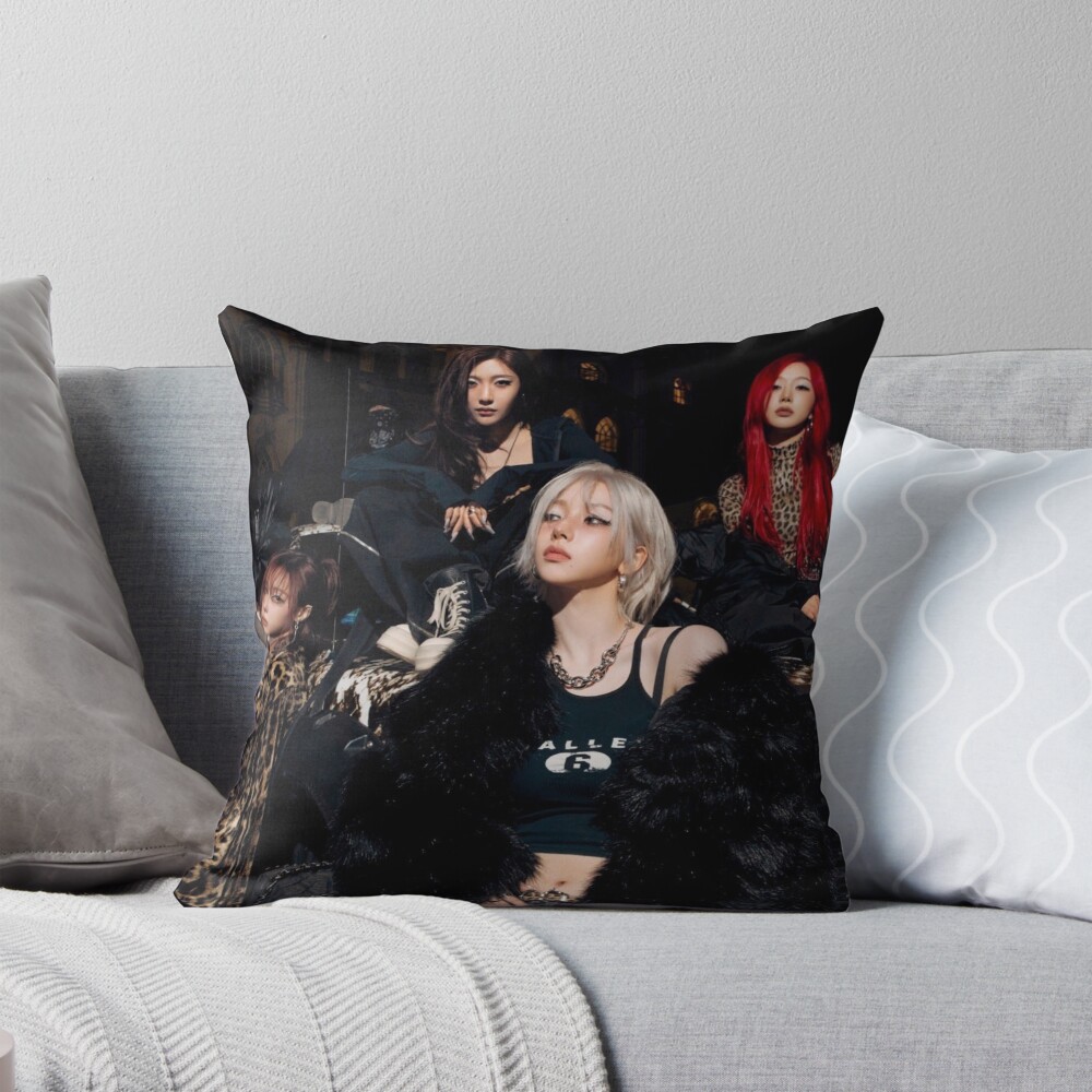 Aespa Throw Pillow